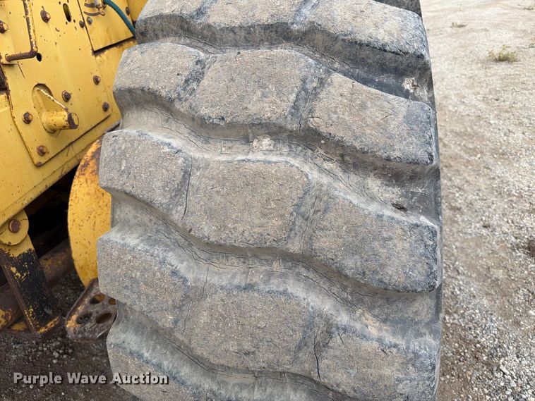 image for item EA0538 1981 Caterpillar 16G motor grader