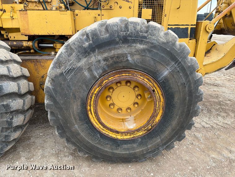 image for item EA0538 1981 Caterpillar 16G motor grader