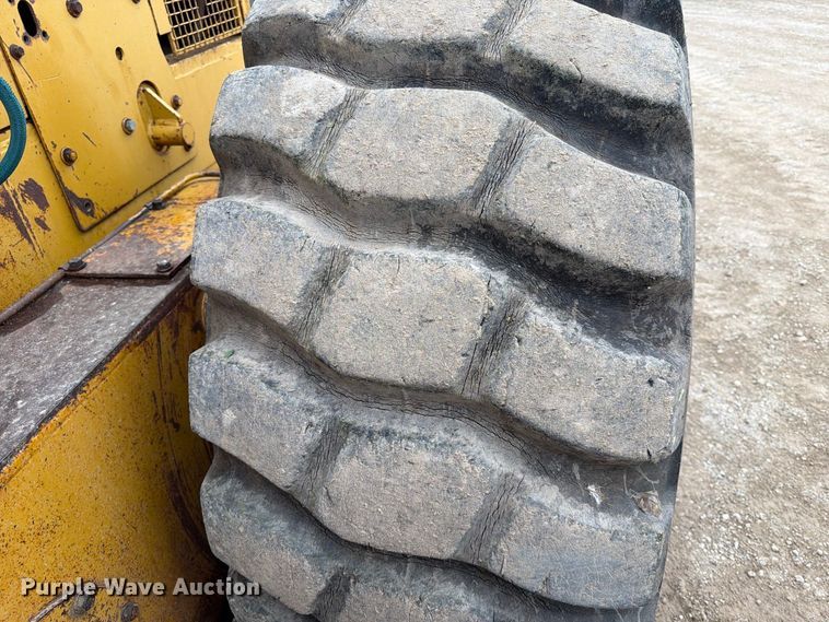 image for item EA0538 1981 Caterpillar 16G motor grader
