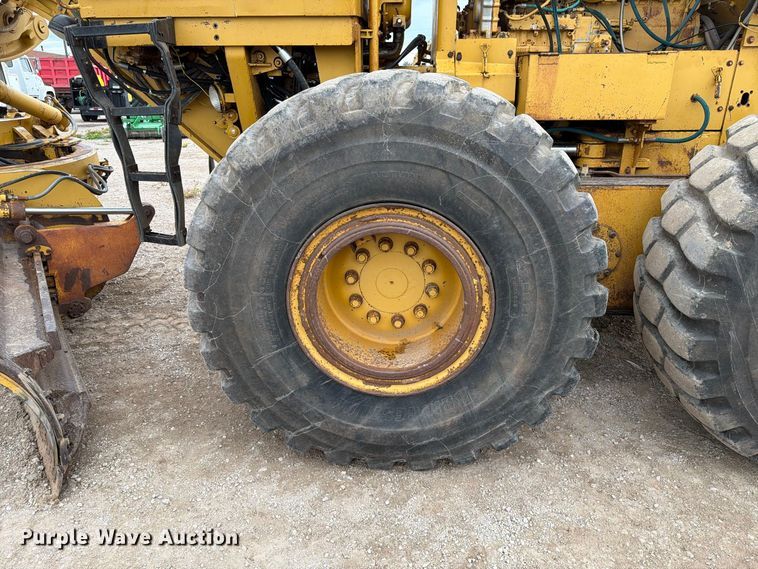 image for item EA0538 1981 Caterpillar 16G motor grader