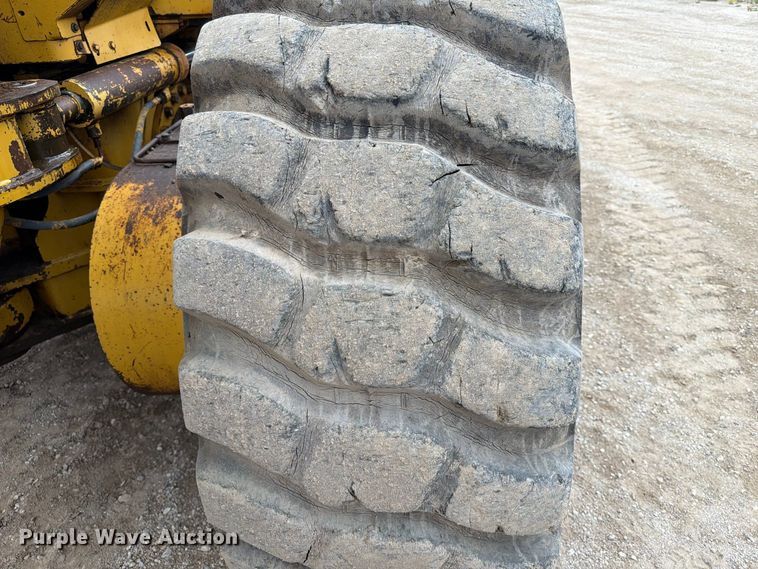 image for item EA0538 1981 Caterpillar 16G motor grader