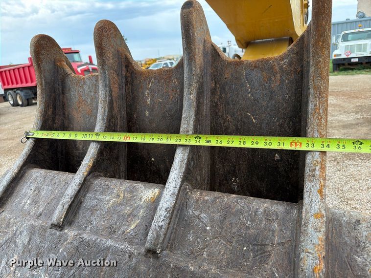 image for item EA0539 1998 Caterpillar 330BL excavator