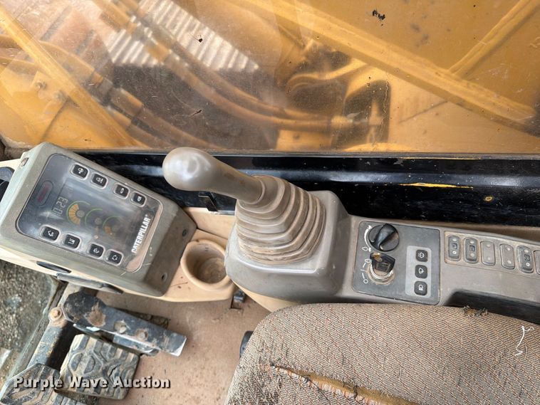 image for item EA0539 1998 Caterpillar 330BL excavator