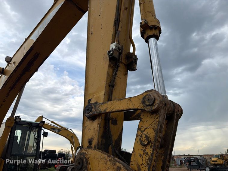 image for item EA0540 1998 Caterpillar 325BL excavator