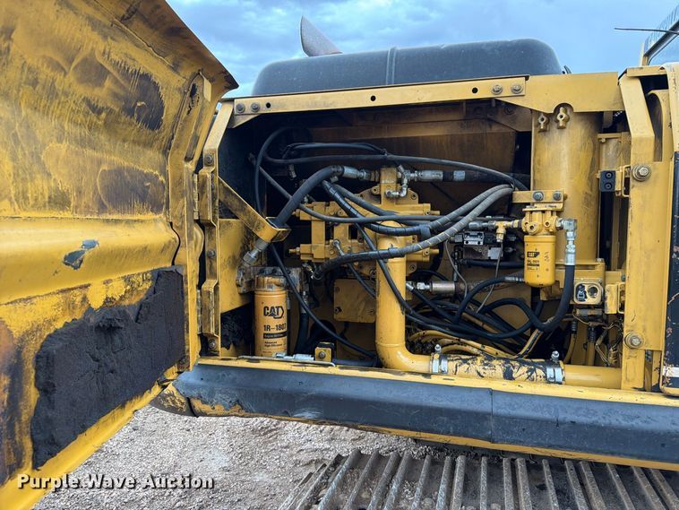 image for item EA0540 1998 Caterpillar 325BL excavator