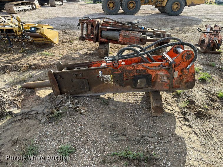 image for item EA0542 NPK E-213 breaker
