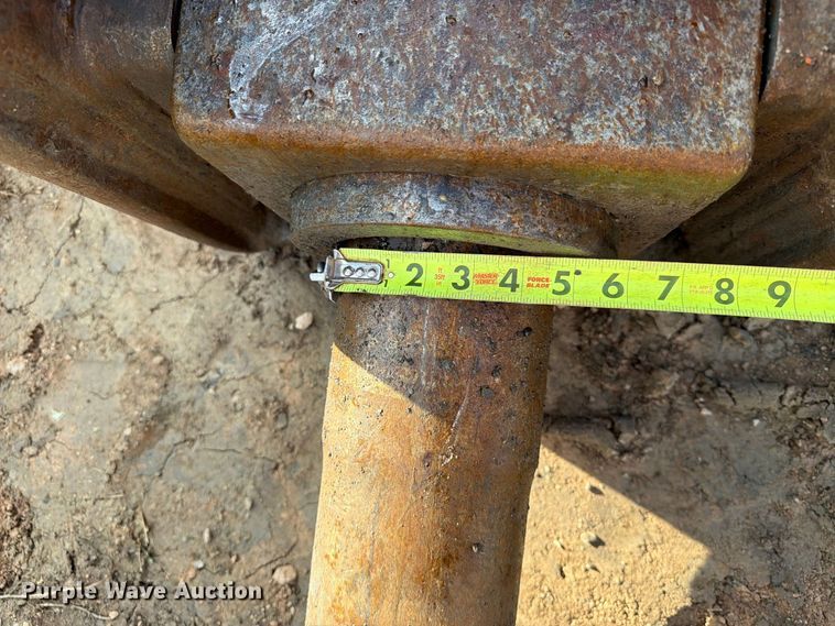 image for item EA0542 NPK E-213 breaker