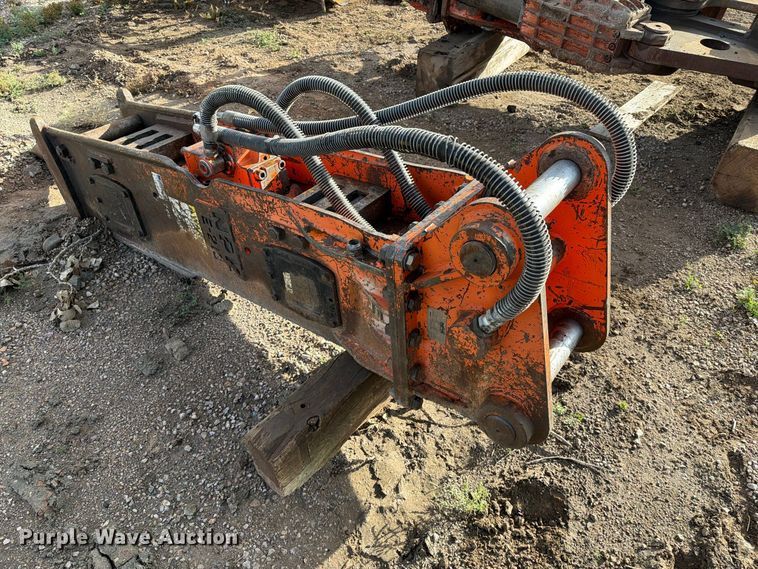 image for item EA0542 NPK E-213 breaker