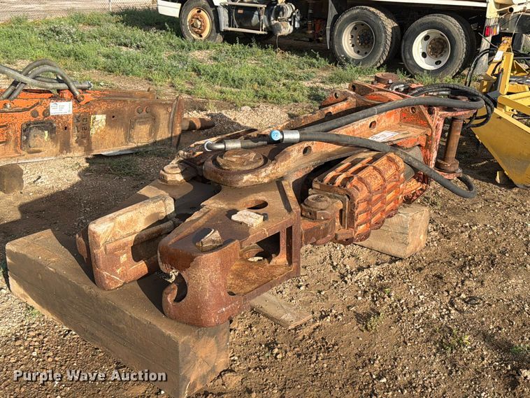 NPK M28 excavator shear