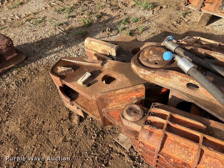 image for item EA0543 NPK M28 excavator shear
