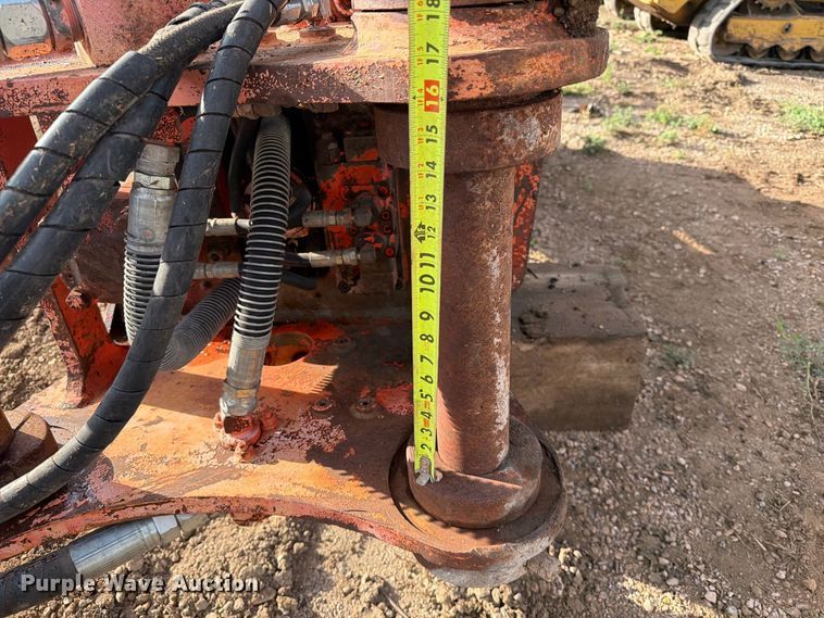 image for item EA0543 NPK M28 excavator shear