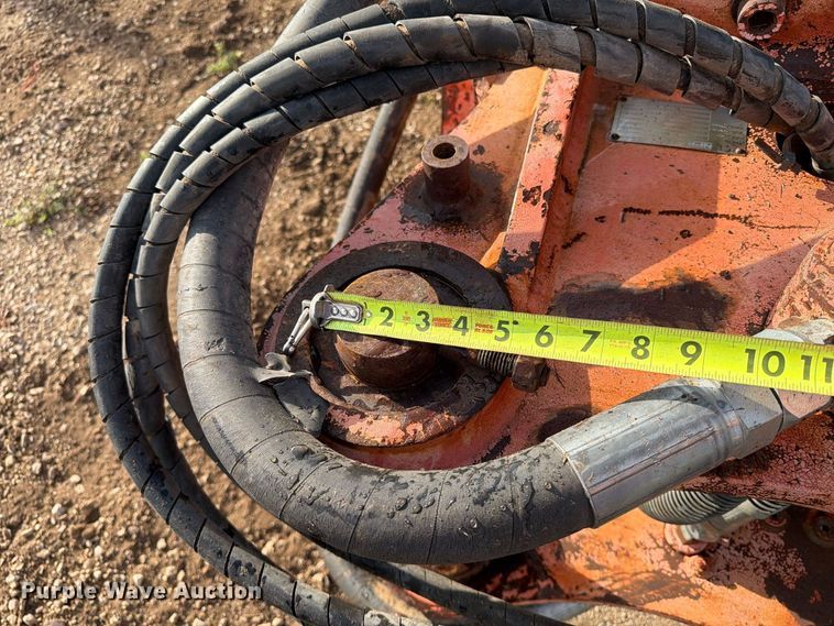 image for item EA0543 NPK M28 excavator shear