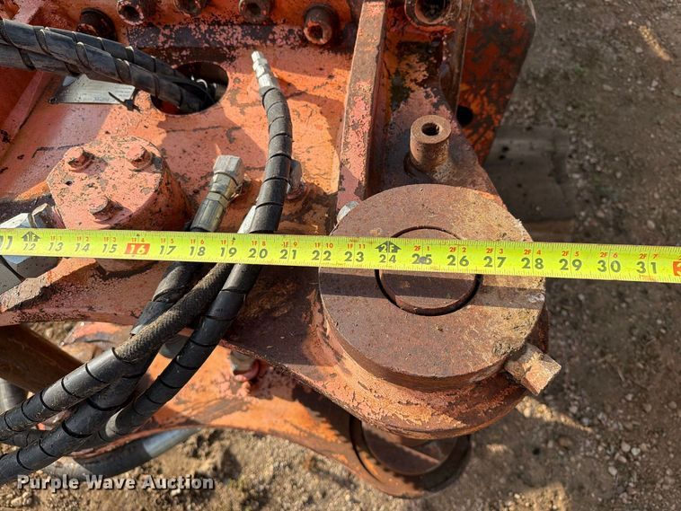 image for item EA0543 NPK M28 excavator shear