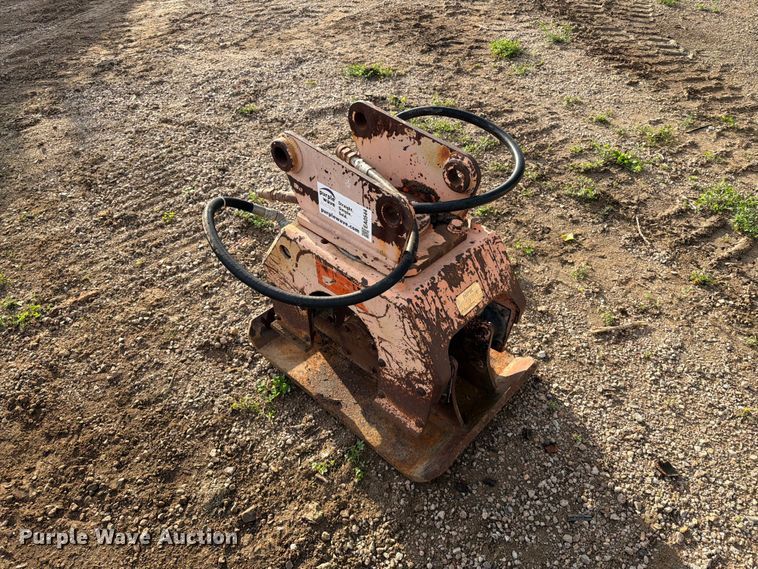 image for item EA0544 NPK C-4B plate compactor