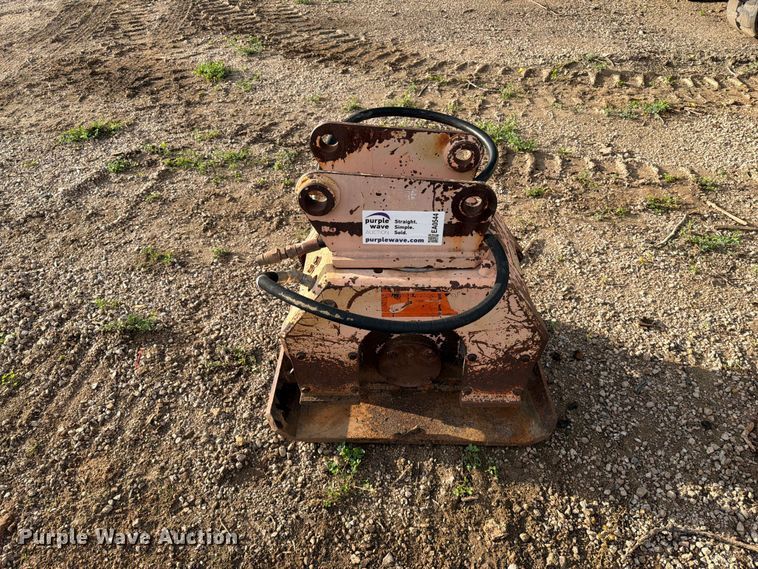 image for item EA0544 NPK C-4B plate compactor