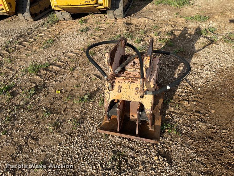 image for item EA0544 NPK C-4B plate compactor