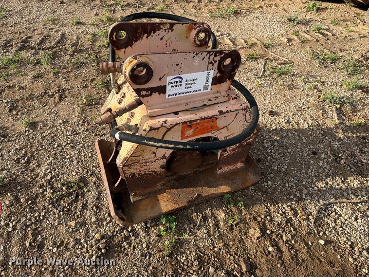 image for item EA0544 NPK C-4B plate compactor