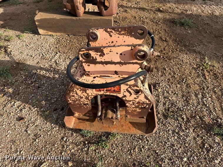 image for item EA0544 NPK C-4B plate compactor
