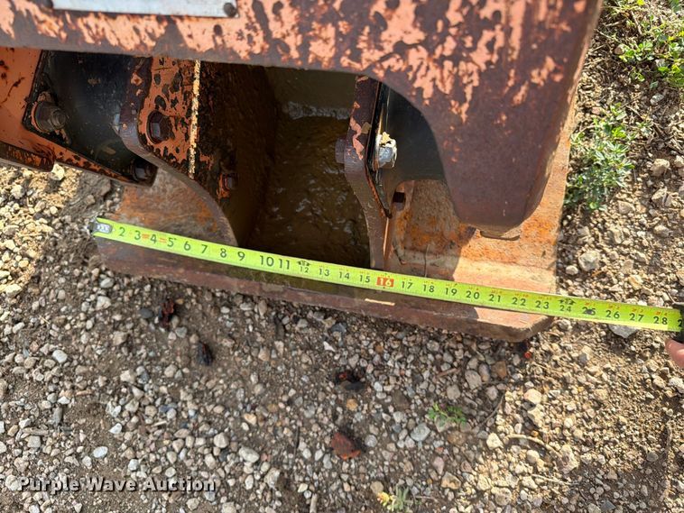 image for item EA0544 NPK C-4B plate compactor