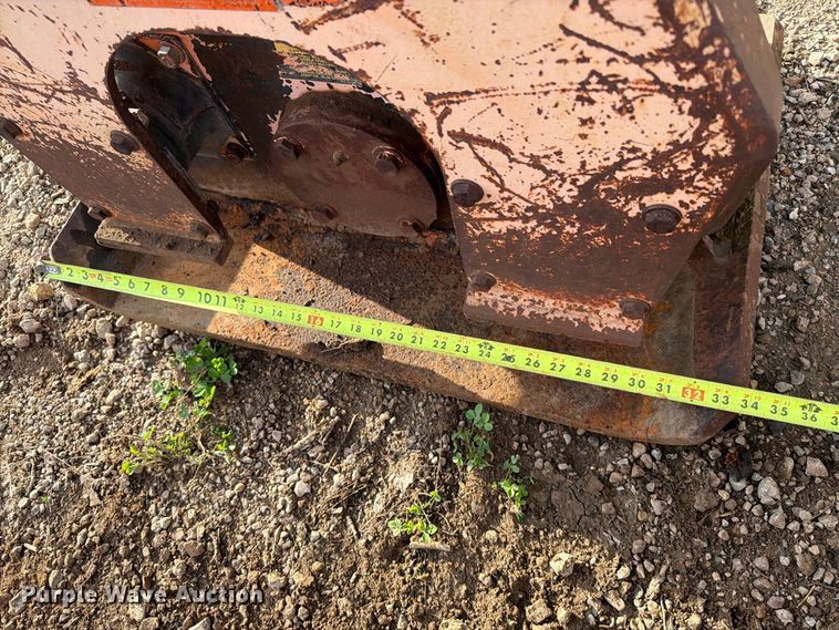 image for item EA0544 NPK C-4B plate compactor