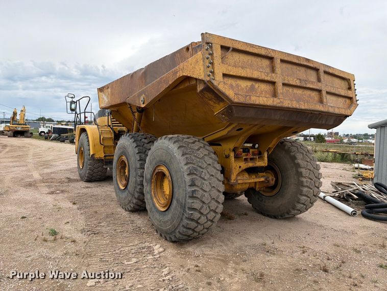 image for item EA0545 2005 Caterpillar 740 articulated haul truck