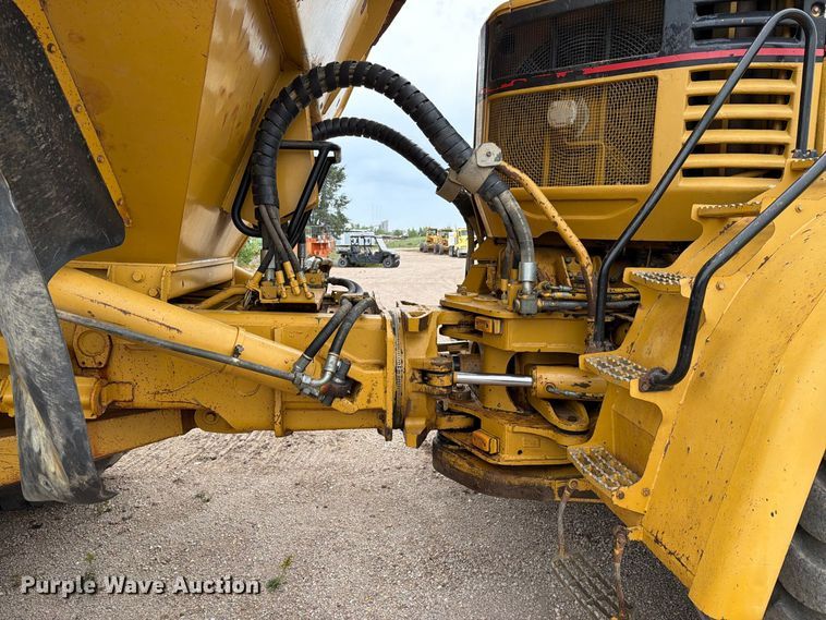 image for item EA0545 2005 Caterpillar 740 articulated haul truck