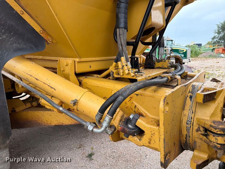image for item EA0545 2005 Caterpillar 740 articulated haul truck