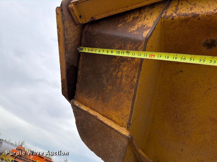 image for item EA0545 2005 Caterpillar 740 articulated haul truck