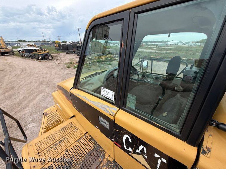 image for item EA0545 2005 Caterpillar 740 articulated haul truck