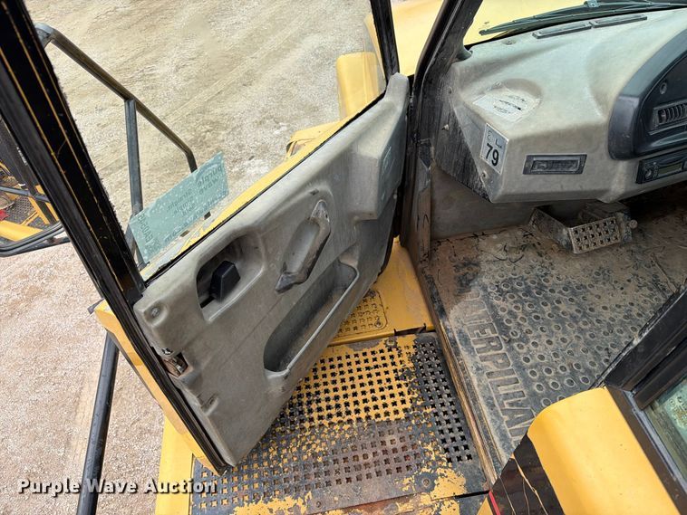 image for item EA0545 2005 Caterpillar 740 articulated haul truck