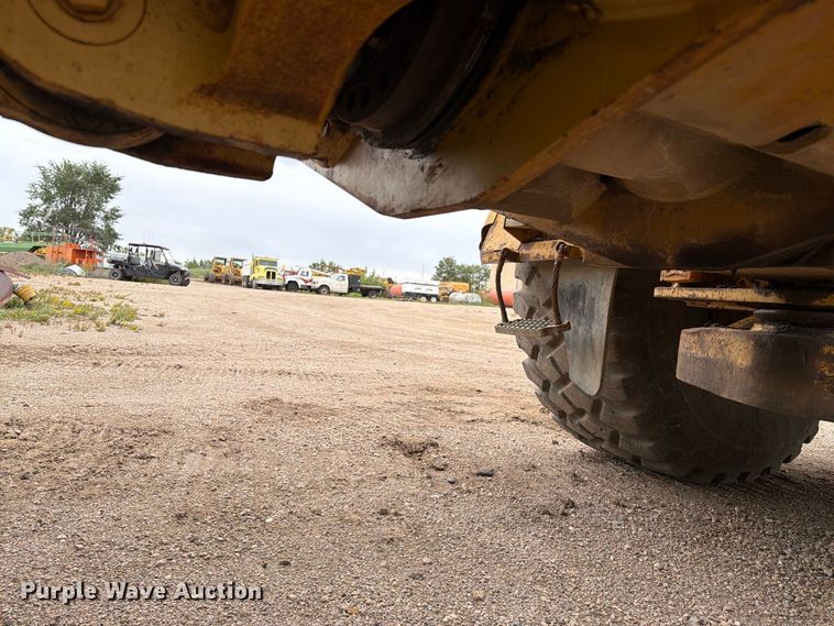 image for item EA0545 2005 Caterpillar 740 articulated haul truck