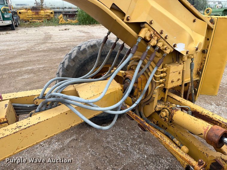 image for item EA0546 1982 Caterpillar 140G motor grader