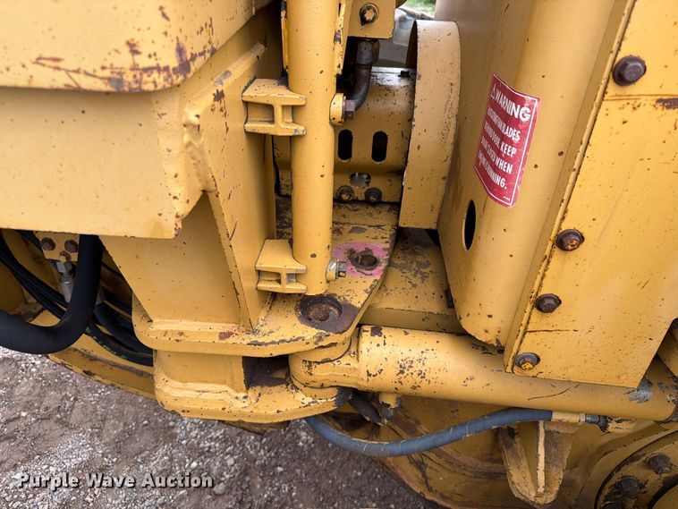 image for item EA0546 1982 Caterpillar 140G motor grader