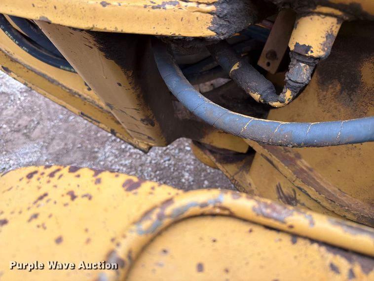image for item EA0546 1982 Caterpillar 140G motor grader
