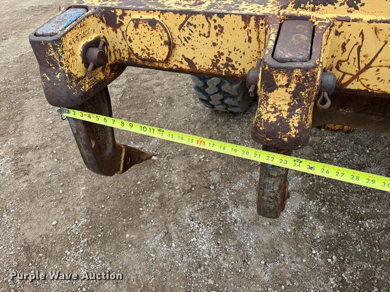 image for item EA0546 1982 Caterpillar 140G motor grader