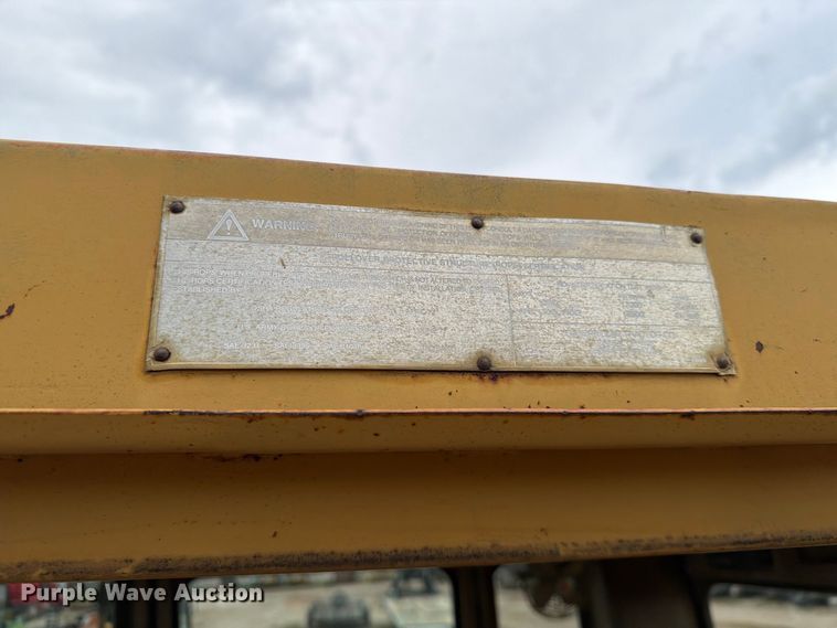image for item EA0546 1982 Caterpillar 140G motor grader
