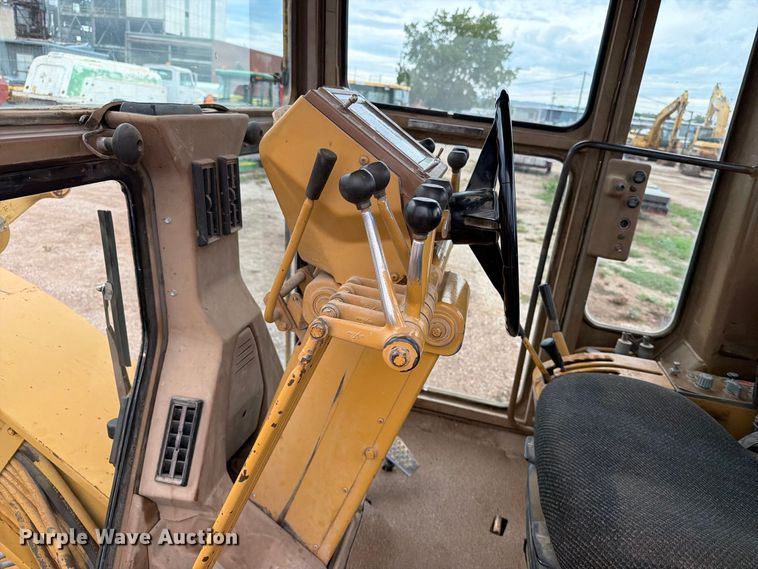 image for item EA0546 1982 Caterpillar 140G motor grader