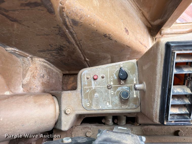 image for item EA0546 1982 Caterpillar 140G motor grader