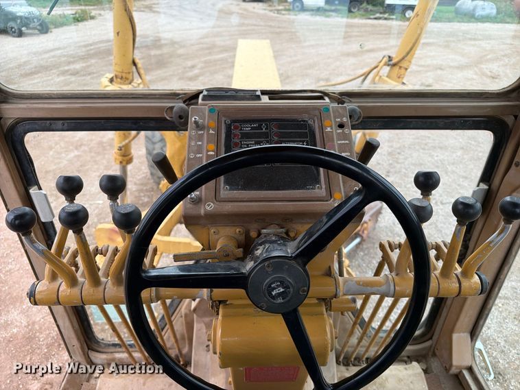 image for item EA0546 1982 Caterpillar 140G motor grader