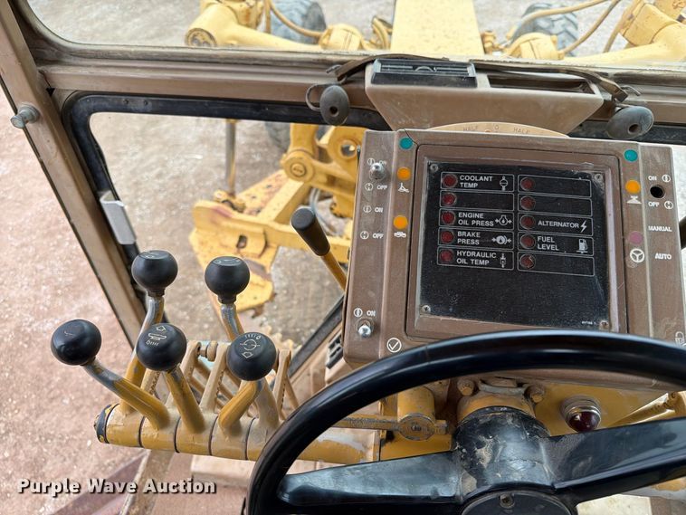 image for item EA0546 1982 Caterpillar 140G motor grader