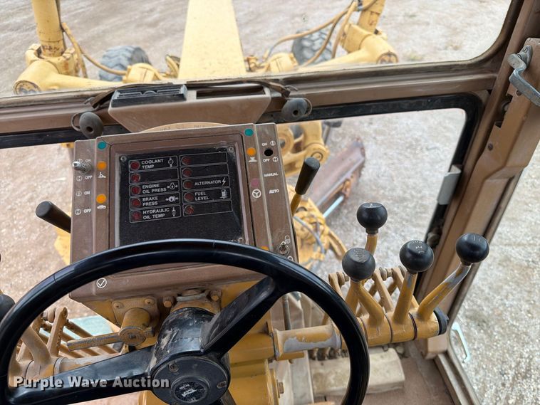 image for item EA0546 1982 Caterpillar 140G motor grader