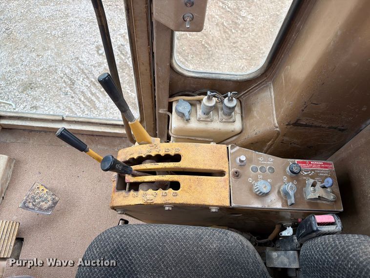 image for item EA0546 1982 Caterpillar 140G motor grader