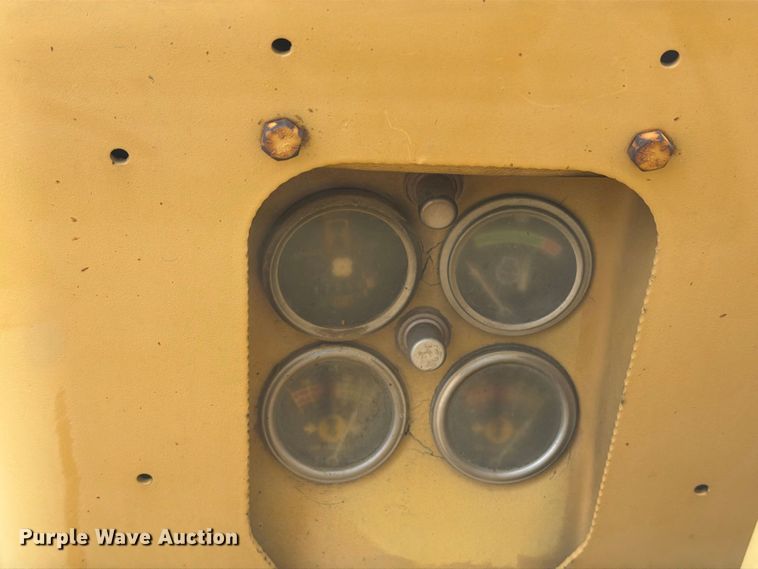 image for item EA0546 1982 Caterpillar 140G motor grader
