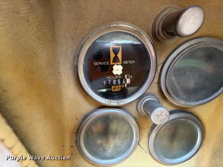 image for item EA0546 1982 Caterpillar 140G motor grader