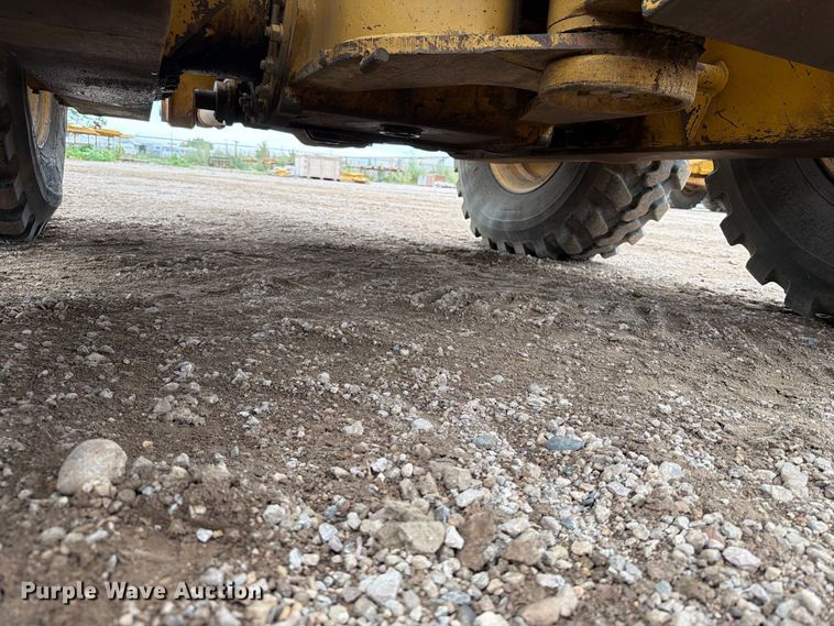 image for item EA0546 1982 Caterpillar 140G motor grader