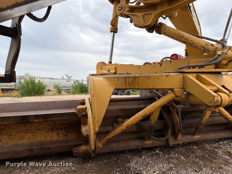 image for item EA0546 1982 Caterpillar 140G motor grader