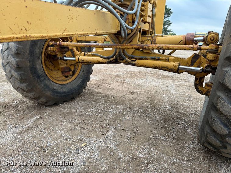 image for item EA0546 1982 Caterpillar 140G motor grader