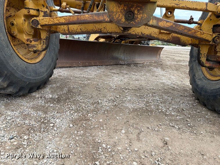 image for item EA0546 1982 Caterpillar 140G motor grader