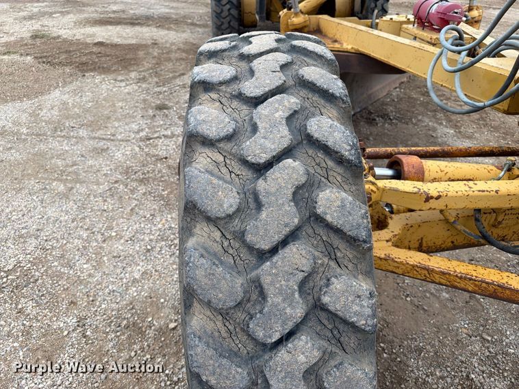 image for item EA0546 1982 Caterpillar 140G motor grader
