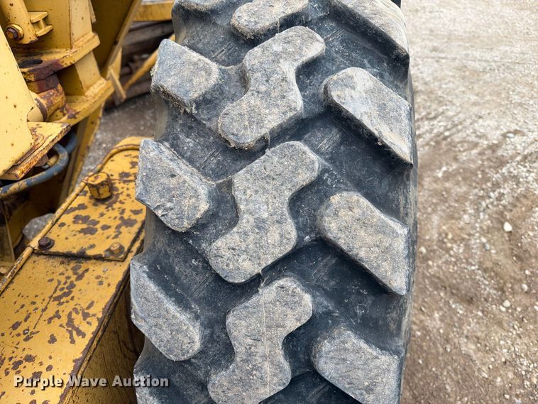 image for item EA0546 1982 Caterpillar 140G motor grader